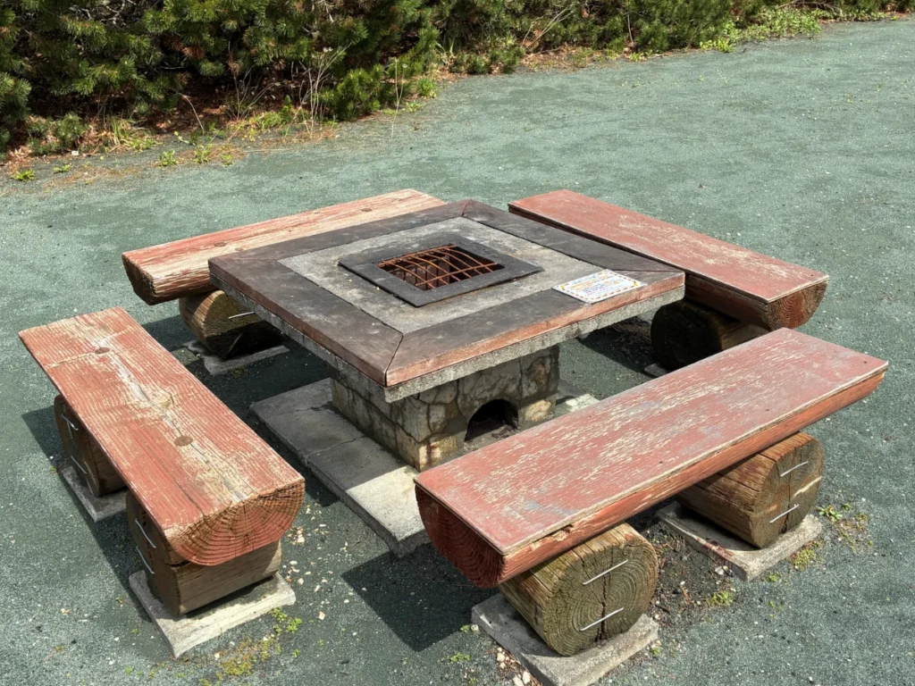 川下公園のグリルテーブル