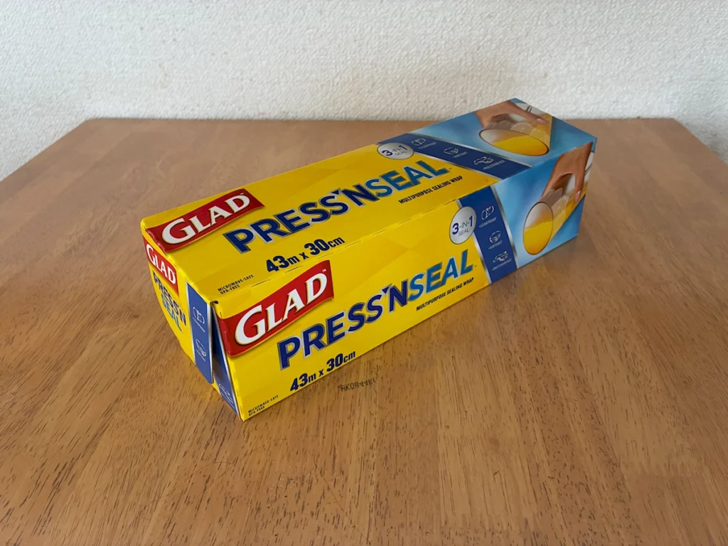 GLAD Press’n Seal（プレスンシール）の外箱サイズがわかる正面写真