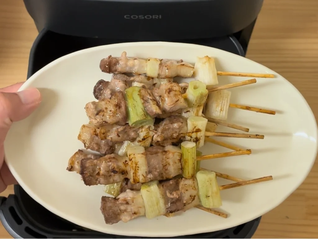 COSORIで200℃・6分焼いて仕上げたコストコの豚ばらねぎ間串