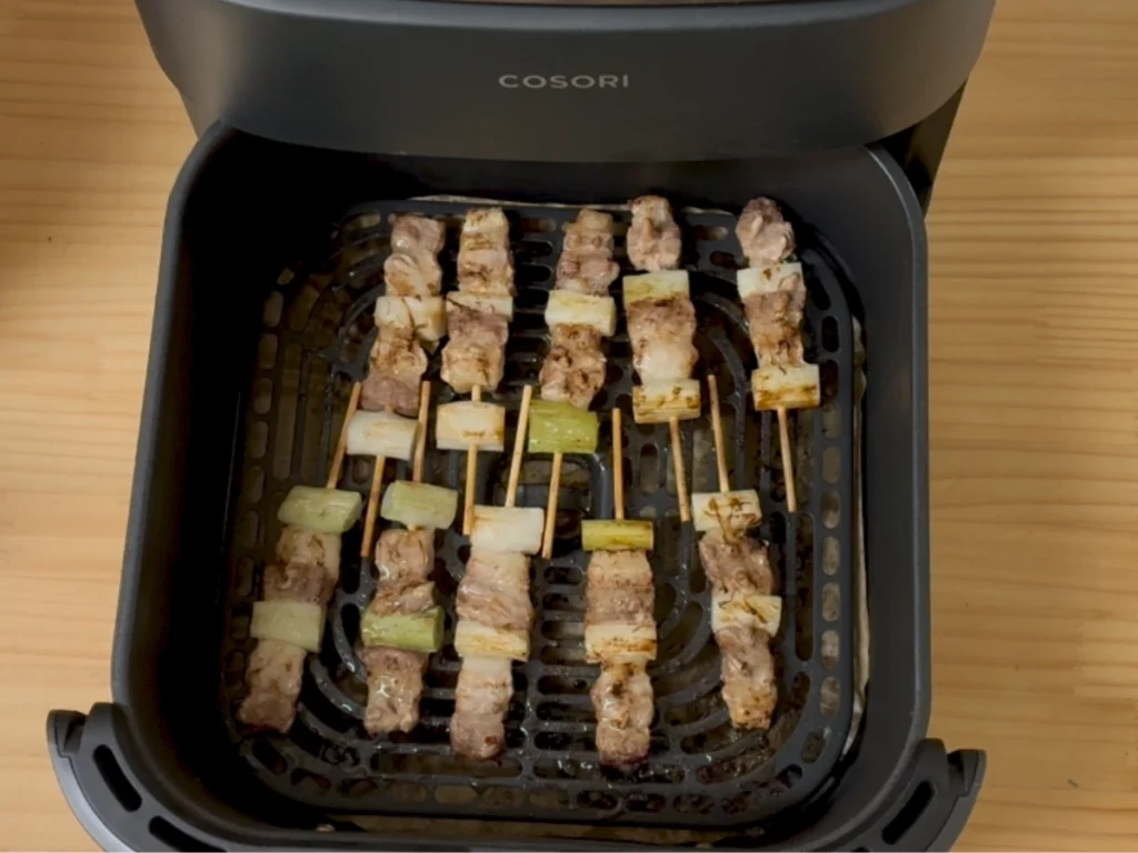 COSORIで200℃・合計6分焼いた豚ばらねぎ間串の焼き上がり