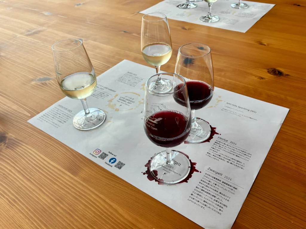 NIKI Hills Wineryの白ワイン2種と赤ワイン2種を楽しめるテイスティングセット